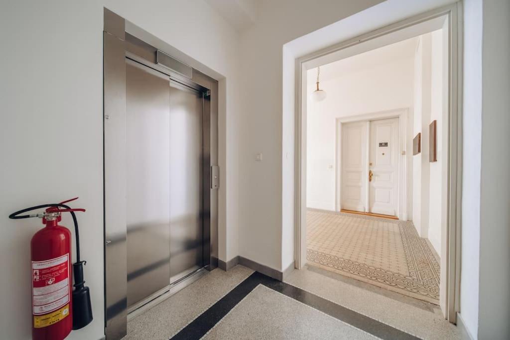 Magnificent Historical Penthouse In The Heart Of Prague公寓 外观 照片